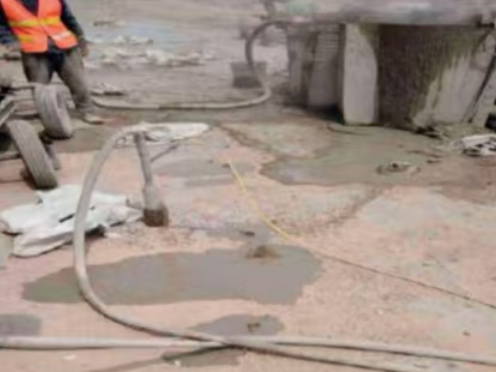 大路镇水泥混凝土路面板底注浆技术 路面脱空注浆整治方案